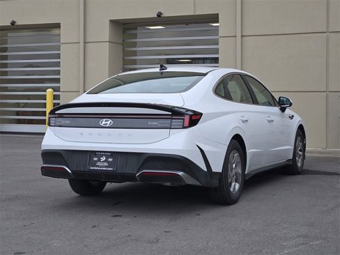 Used 2025 Hyundai Sonata SE image 4