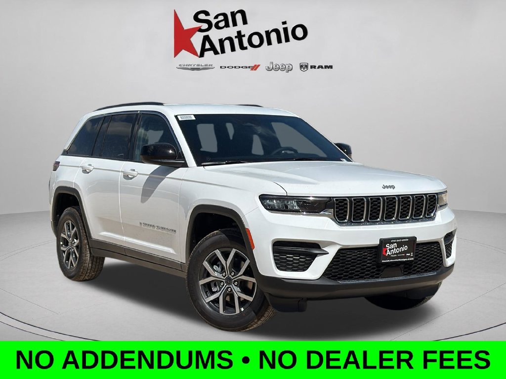 New 2027 Jeep Grand Cherokee Laredo RWD image 1