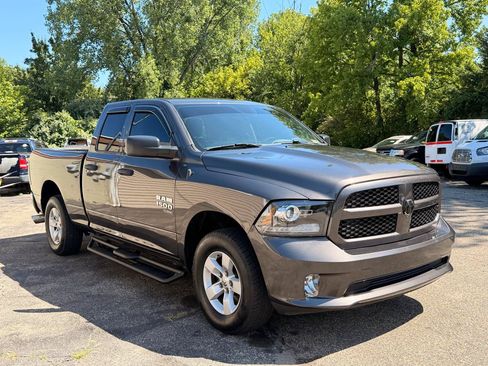 Used 2019 RAM 1500 Express AWD/4WD image 9