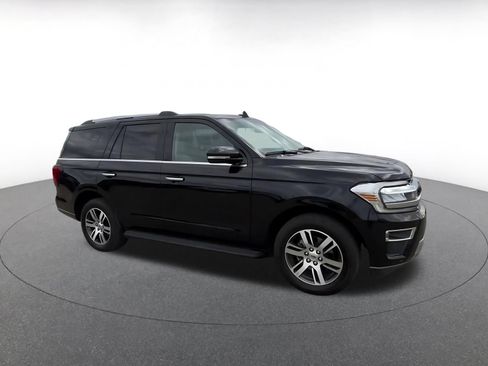Used 2024 Ford Expedition Limited RWD image 2