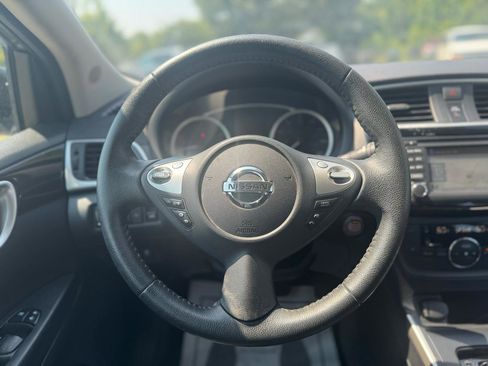 Used 2018 Nissan Sentra SV w/ Premium Package (P01) image 31