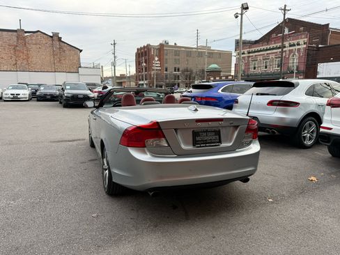 Used 2012 Volvo C70 T5 w/ Climate Pkg image 4