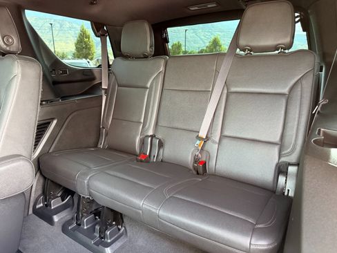 Used 2022 Chevrolet Tahoe LT w/ Luxury Package AWD/4WD image 28