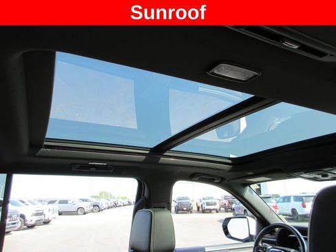Certified 2023 GMC Yukon XL SLT AWD/4WD image 16