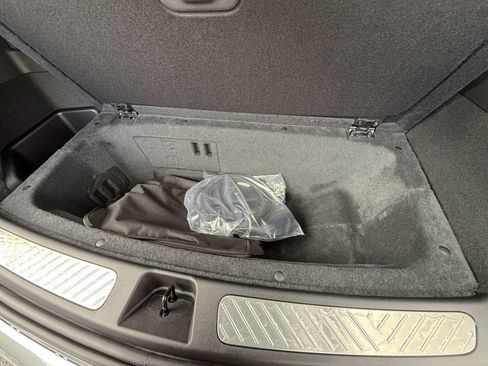 New 2026 Cadillac Vistiq Premium Luxury w/ LPO, Floor Liner Package image 37