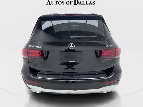 Used 2022 Mercedes-Benz GLB 250 4MATIC w/ Premium Package Lite image 9