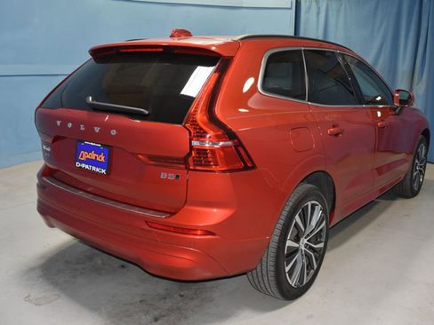 Used 2022 Volvo XC60 B5 Momentum image 25