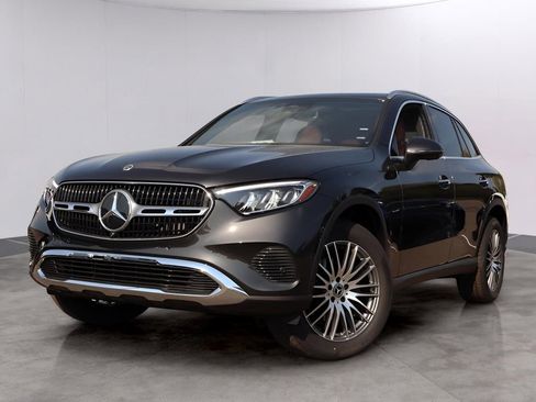 Used 2026 Mercedes-Benz GLC 300 4MATIC image 1
