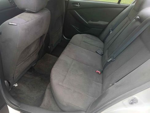 Used 2010 Nissan Altima 2.5 S FWD image 17