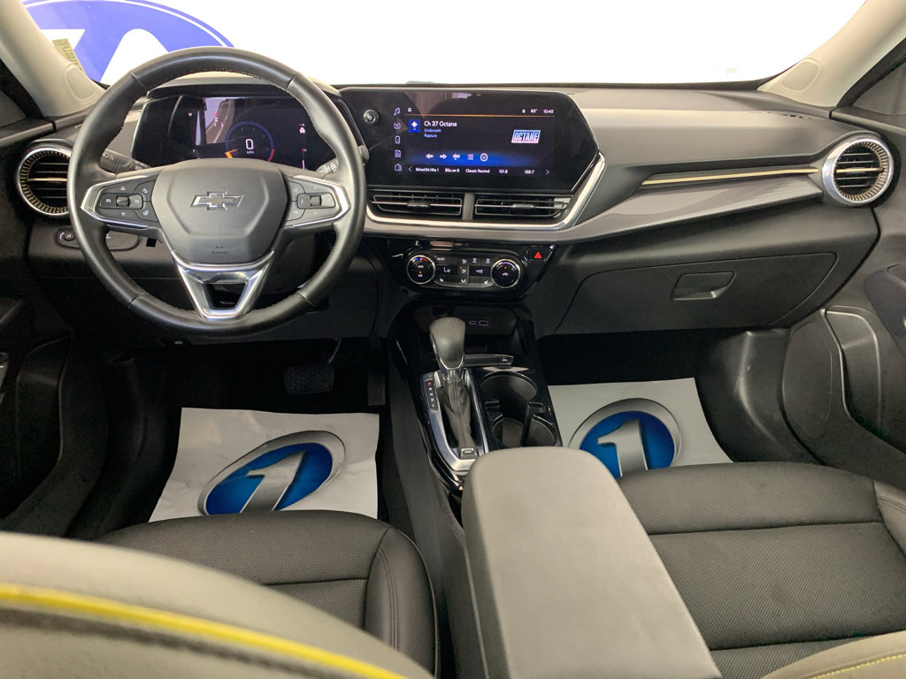 Used 2025 Chevrolet Trax ACTIV w/ Sunroof Package FWD image 33