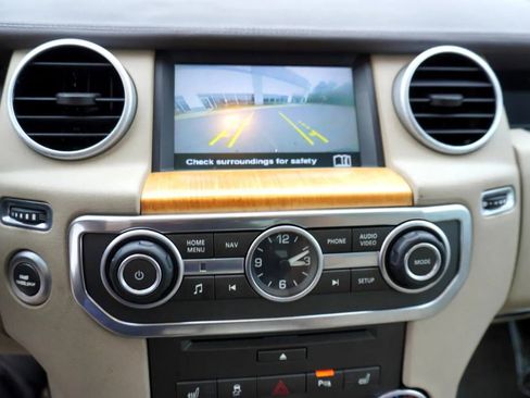 Used 2015 Land Rover LR4 HSE LUX image 17