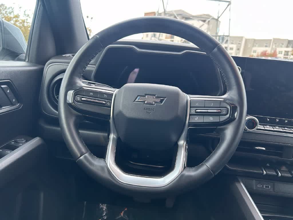 Used 2025 Chevrolet Colorado Trail Boss AWD/4WD image 15
