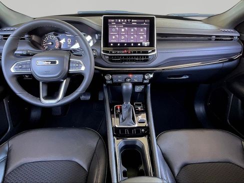 Used 2026 Jeep Compass Latitude image 7