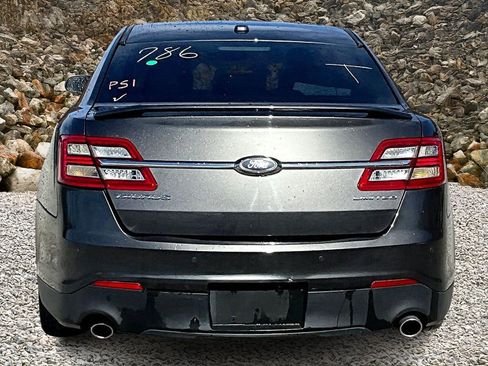 Used 2018 Ford Taurus Limited image 3