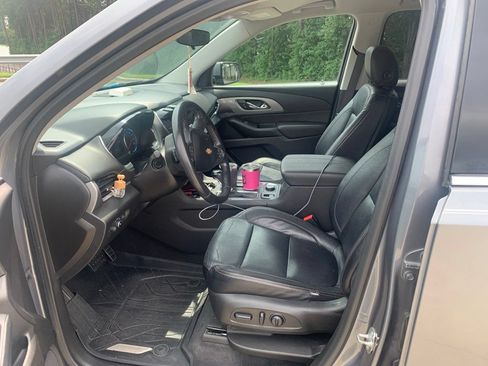 Used 2019 Chevrolet Traverse LT FWD image 14