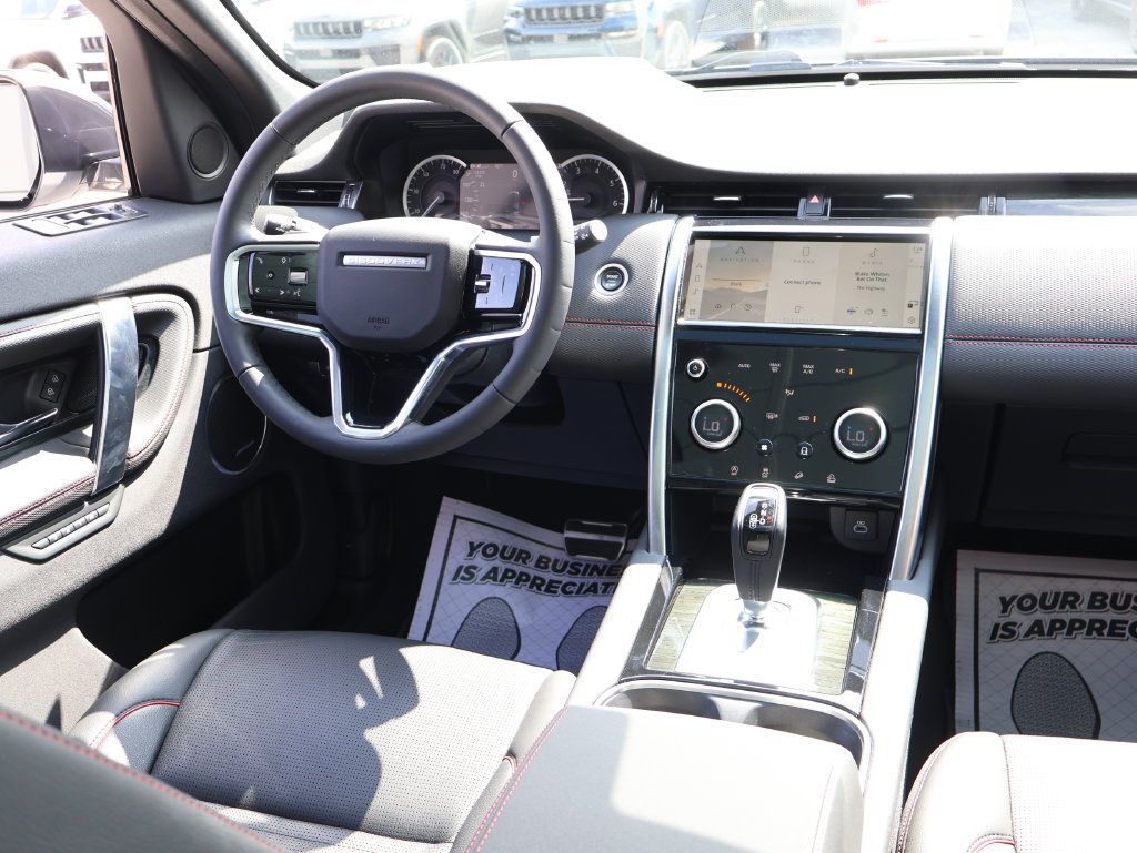 Used 2023 Land Rover Discovery Sport SE R-Dynamic AWD/4WD image 12