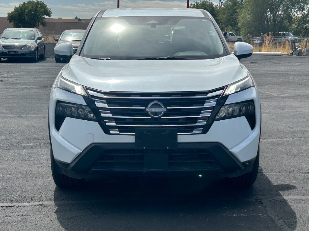 Used 2025 Nissan Rogue SV AWD/4WD image 9