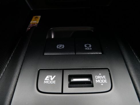 Used 2023 Toyota Venza Limited AWD/4WD image 29