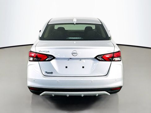 Used 2023 Nissan Versa SV FWD image 6