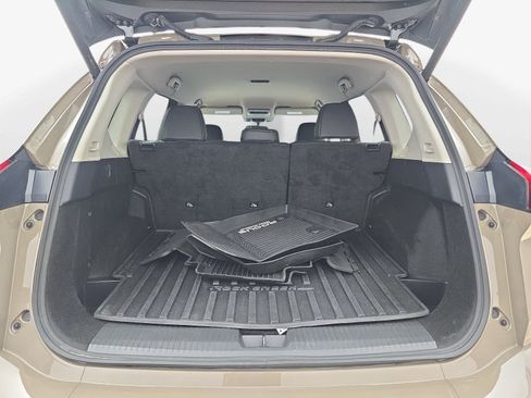 Used 2025 Nissan Rogue SV AWD/4WD image 26