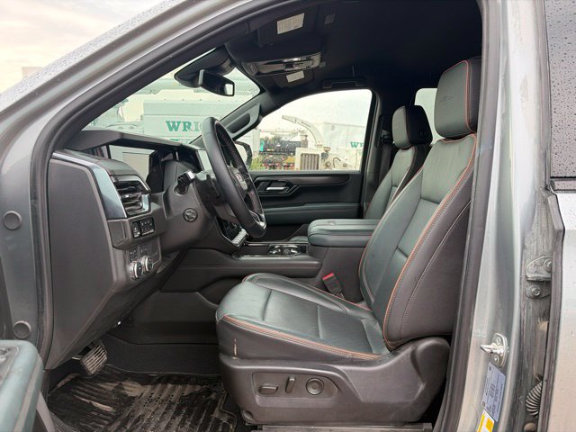 Used 2025 GMC Yukon AT4 AWD/4WD image 10