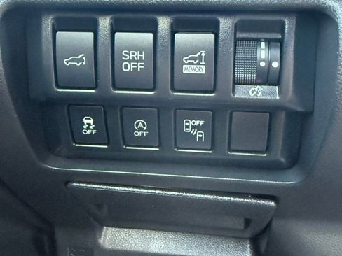 Used 2023 Subaru Forester Limited AWD/4WD image 32