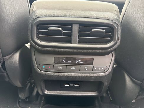 Used 2023 Honda Pilot Touring image 26