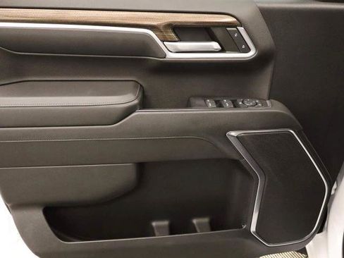 Used 2022 Chevrolet Silverado 1500 LT RWD image 19