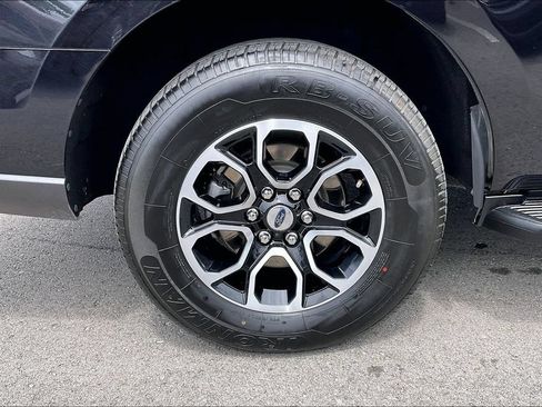 Used 2024 Ford Expedition XLT RWD image 12