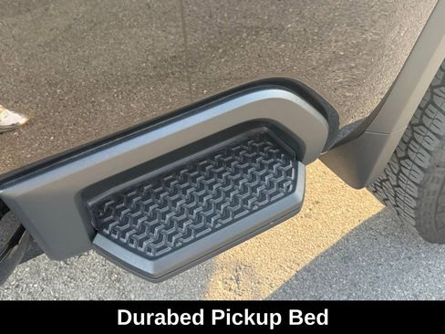 Used 2025 Chevrolet Silverado 2500 LT image 35