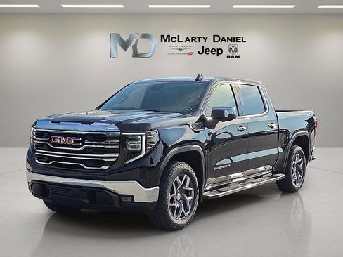 Used 2026 GMC Sierra 1500 SLT w/ SLT Premium Package image 2