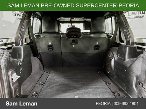 Used 2020 Jeep Wrangler Unlimited Sahara image 24