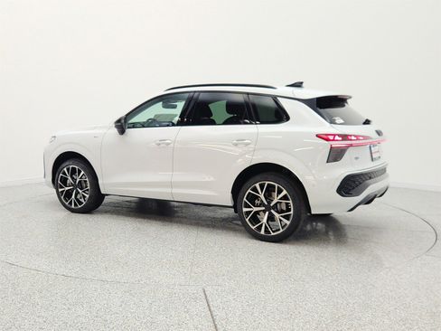 New 2026 Audi Q3 quattro 2.0T AWD/4WD image 9