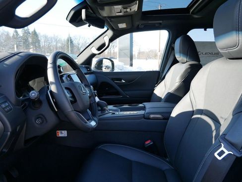 New 2026 Lexus LX 700h Luxury image 9