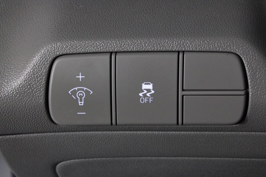 Certified 2025 Hyundai Elantra Sport FWD image 24