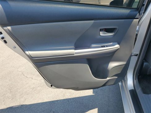 Used 2014 Toyota Prius V Two image 14