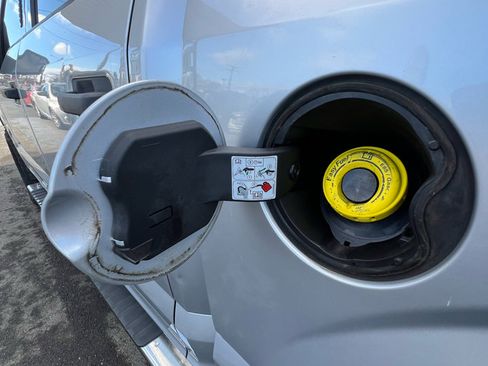 Used 2017 Ford F150 XLT w/ Trailer Tow Package image 6