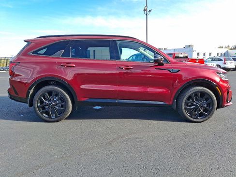 Used 2022 Kia Sorento SX image 8