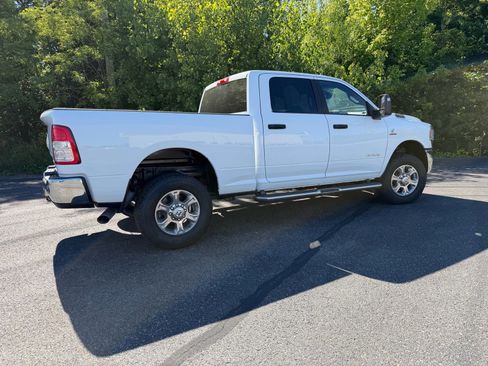 Used 2024 RAM 2500 Big Horn AWD/4WD image 17