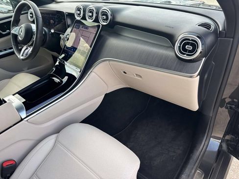 Used 2025 Mercedes-Benz GLC 300 4MATIC image 13