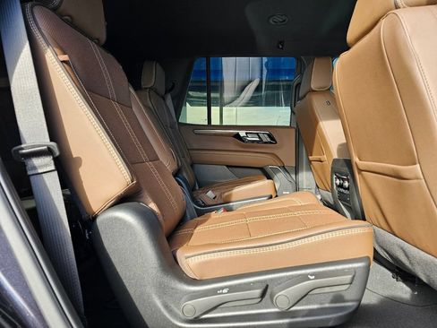 New 2026 Chevrolet Tahoe High Country AWD/4WD image 11