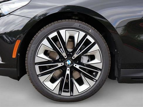 Used 2026 BMW i5 eDrive40 AWD/4WD image 10