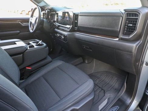 Used 2024 GMC Sierra 1500 SLE RWD image 23