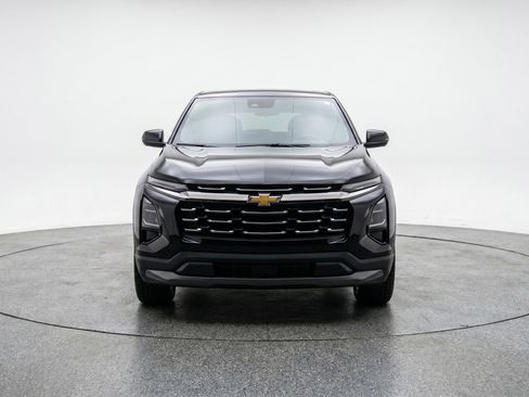 Used 2025 Chevrolet Equinox LT FWD image 2