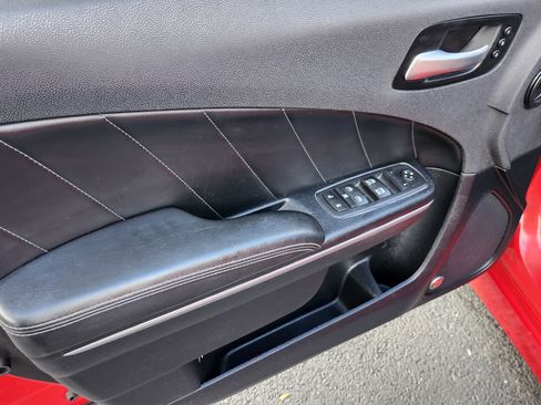 Used 2016 Dodge Charger R/T Scat Pack w/ Beats Audio Group image 22