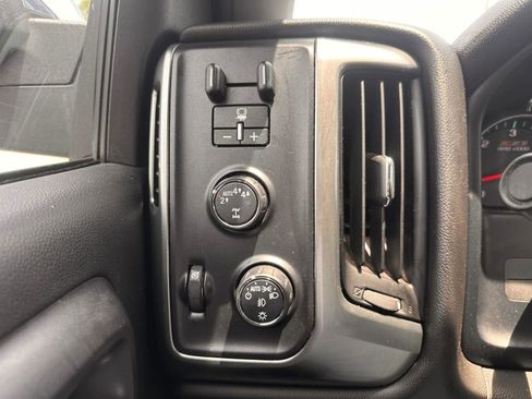 Used 2017 Chevrolet Silverado 1500 LT w/ All Star Edition AWD/4WD image 29