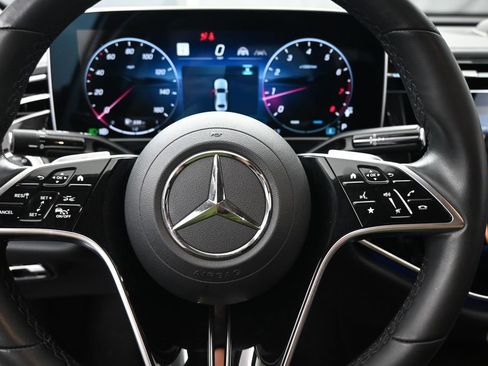 Used 2024 Mercedes-Benz E 350 4MATIC Sedan image 18