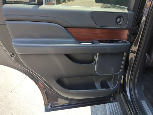 Used 2023 Lincoln Navigator Reserve AWD/4WD image 27