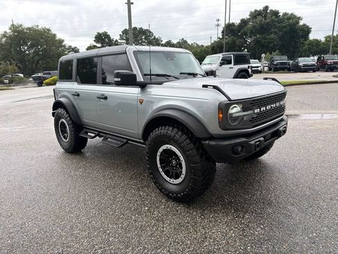 Used 2023 Ford Bronco Badlands AWD/4WD image 3