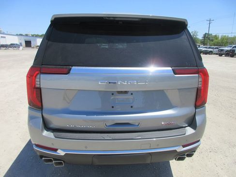 New 2026 GMC Yukon Denali w/ Denali Reserve Package AWD/4WD image 5